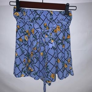 NWOT 😍 Adorable Flowy Shorts 💙